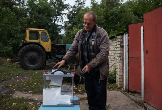 DPR LPR Russia Joining Referendum