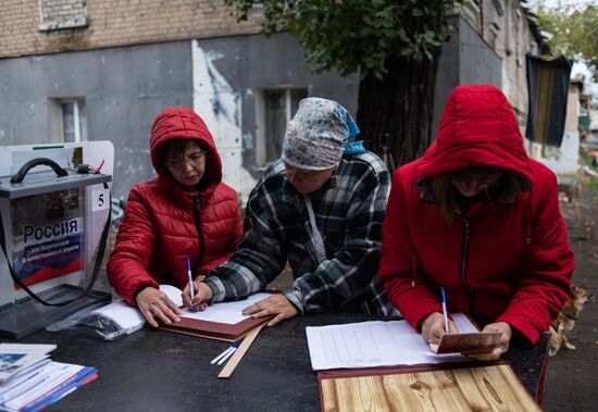 DPR LPR Russia Joining Referendum