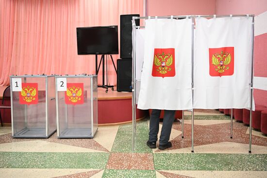 Russia Joining Rerefendum Regions