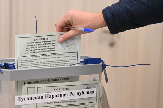 Russia Joining Rerefendum Regions