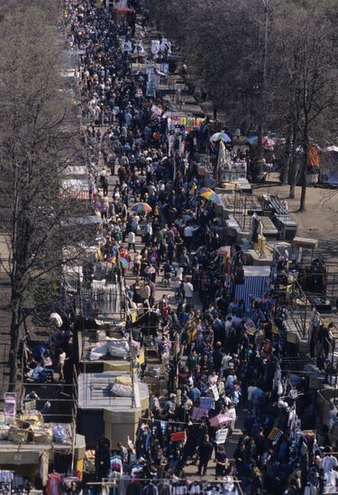 Clothing market in Luzhniki