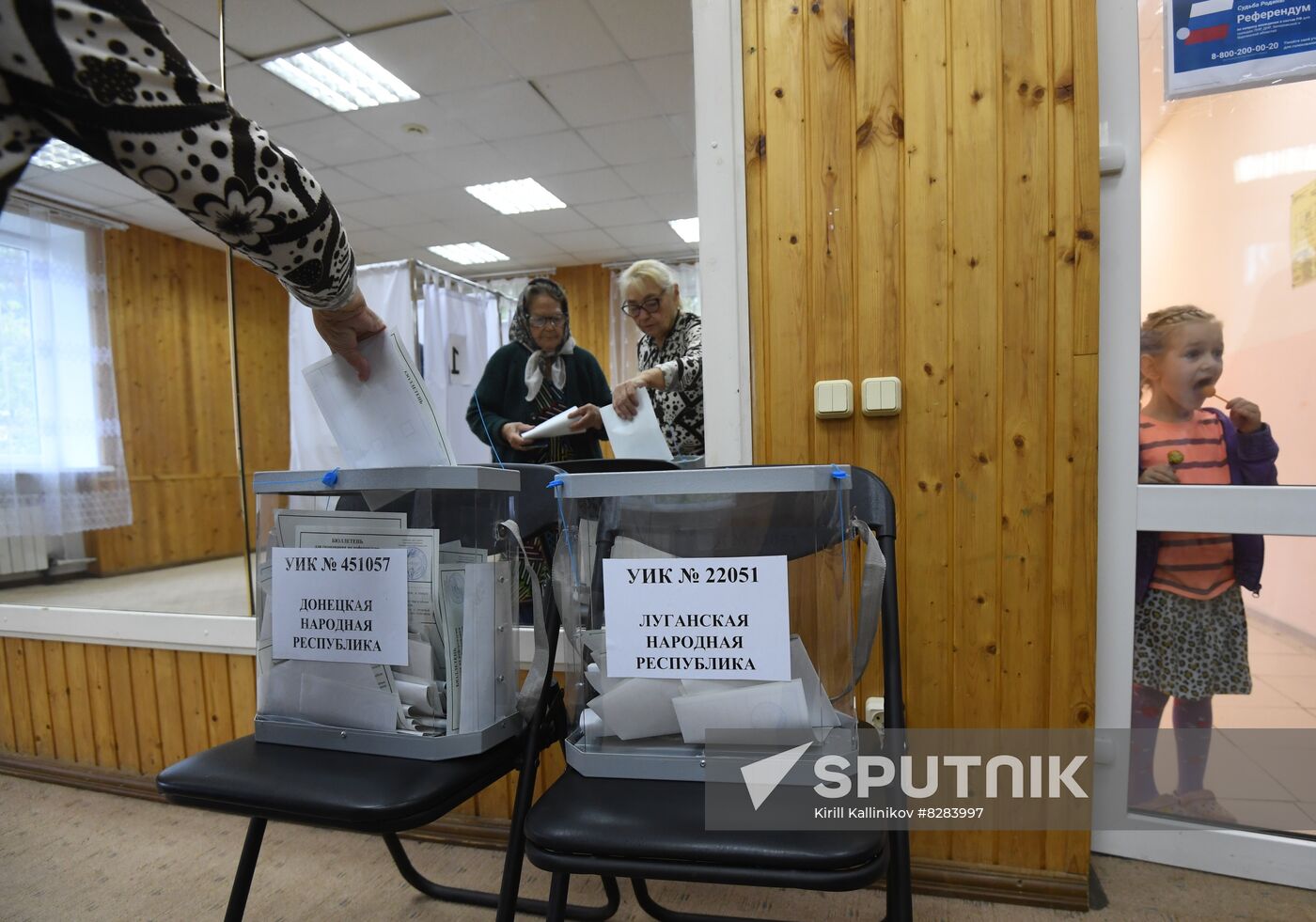 Russia Joining Rerefendum Regions