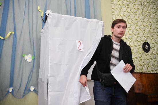 Ukraine Russia Joining Referendum