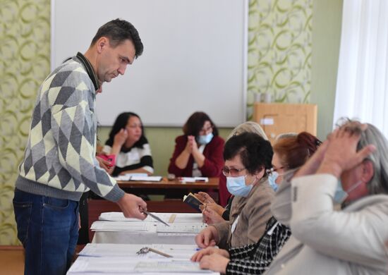 Ukraine Russia Joining Referendum