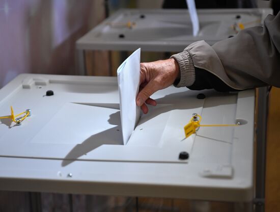 Ukraine Russia Joining Referendum