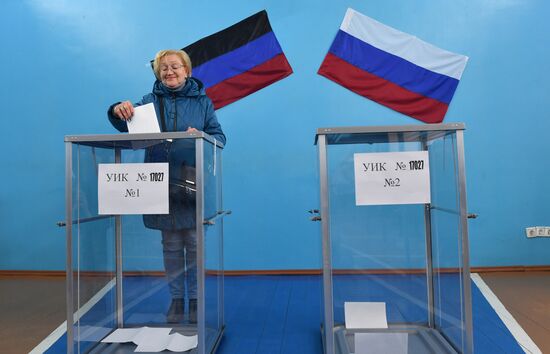 DPR LPR Russia Joining Rerefendum