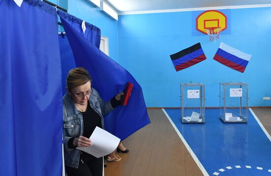 DPR LPR Russia Joining Rerefendum