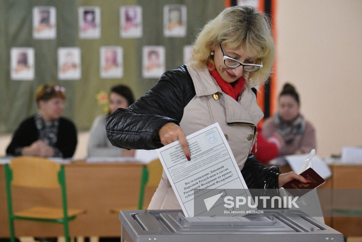 DPR LPR Russia Joining Rerefendum
