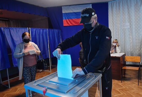 DPR LPR Russia Joining Rerefendum