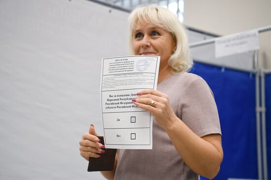 Russia Joining Referendum Regions