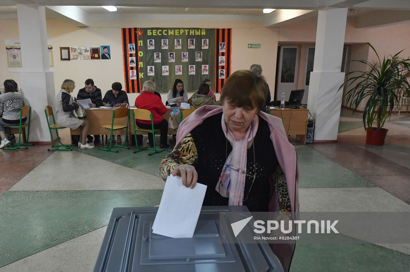 DPR LPR Russia Joining Rerefendum