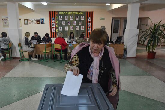 DPR LPR Russia Joining Rerefendum