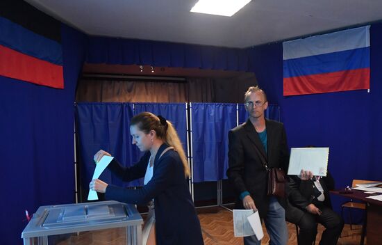 DPR LPR Russia Joining Rerefendum