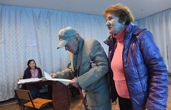 DPR LPR Russia Joining Rerefendum