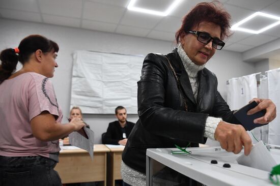 Ukraine Russia Joining Referendum