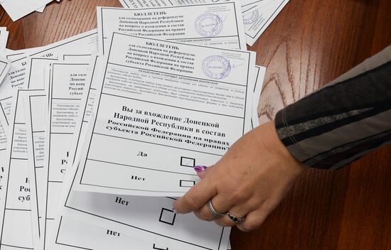 Russia Joining Referendum Vote Counting