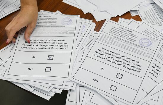 Russia Joining Referendum Vote Counting