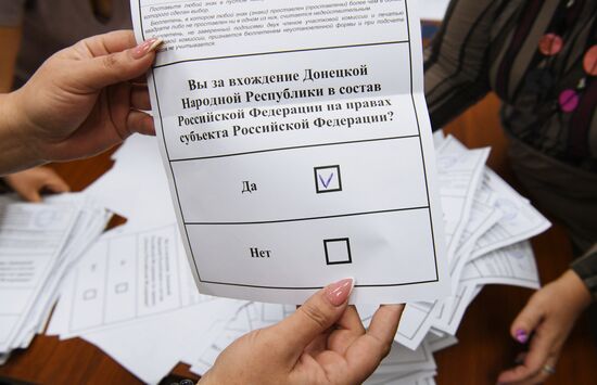 Russia Joining Referendum Vote Counting