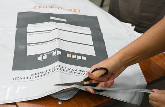 Russia Joining Referendum Vote Counting