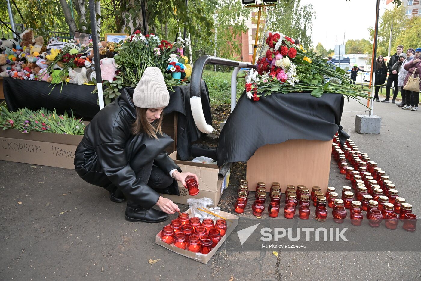 Russia School Shooting Flowers