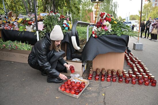 Russia School Shooting Flowers