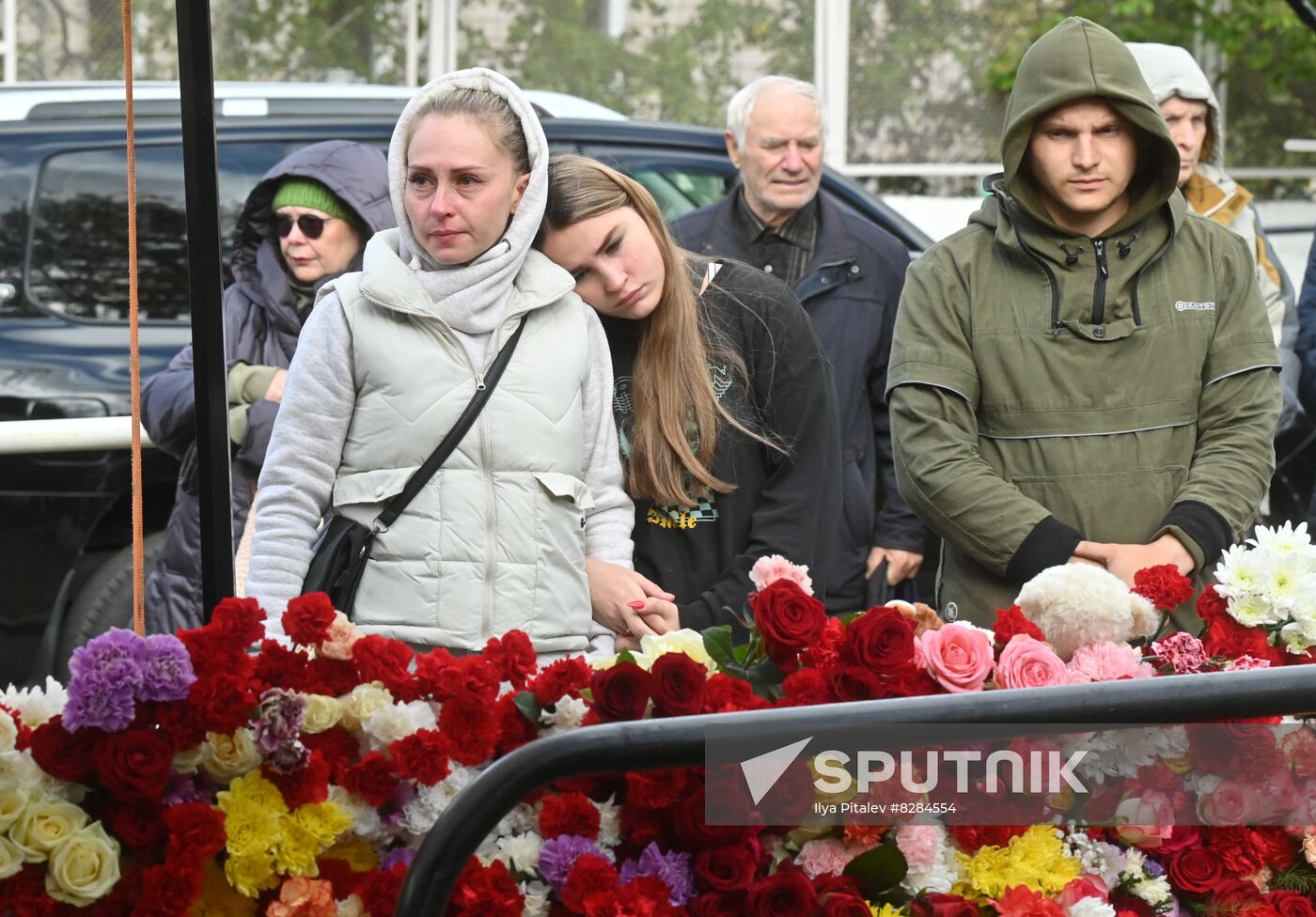 Russia School Shooting Flowers