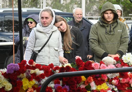Russia School Shooting Flowers