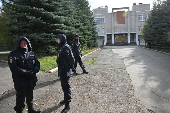 Russia School Shooting Flowers