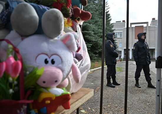 Russia School Shooting Flowers