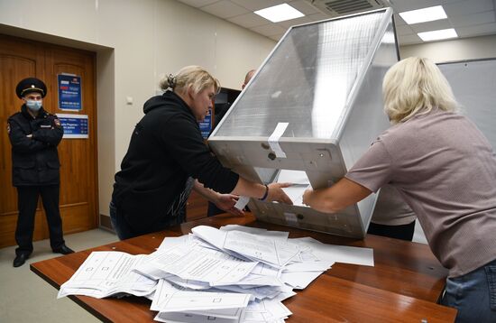 Russia Joining Referendum Vote Counting