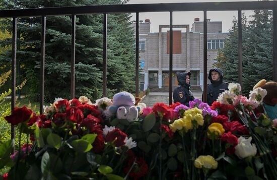 Russia School Shooting Flowers