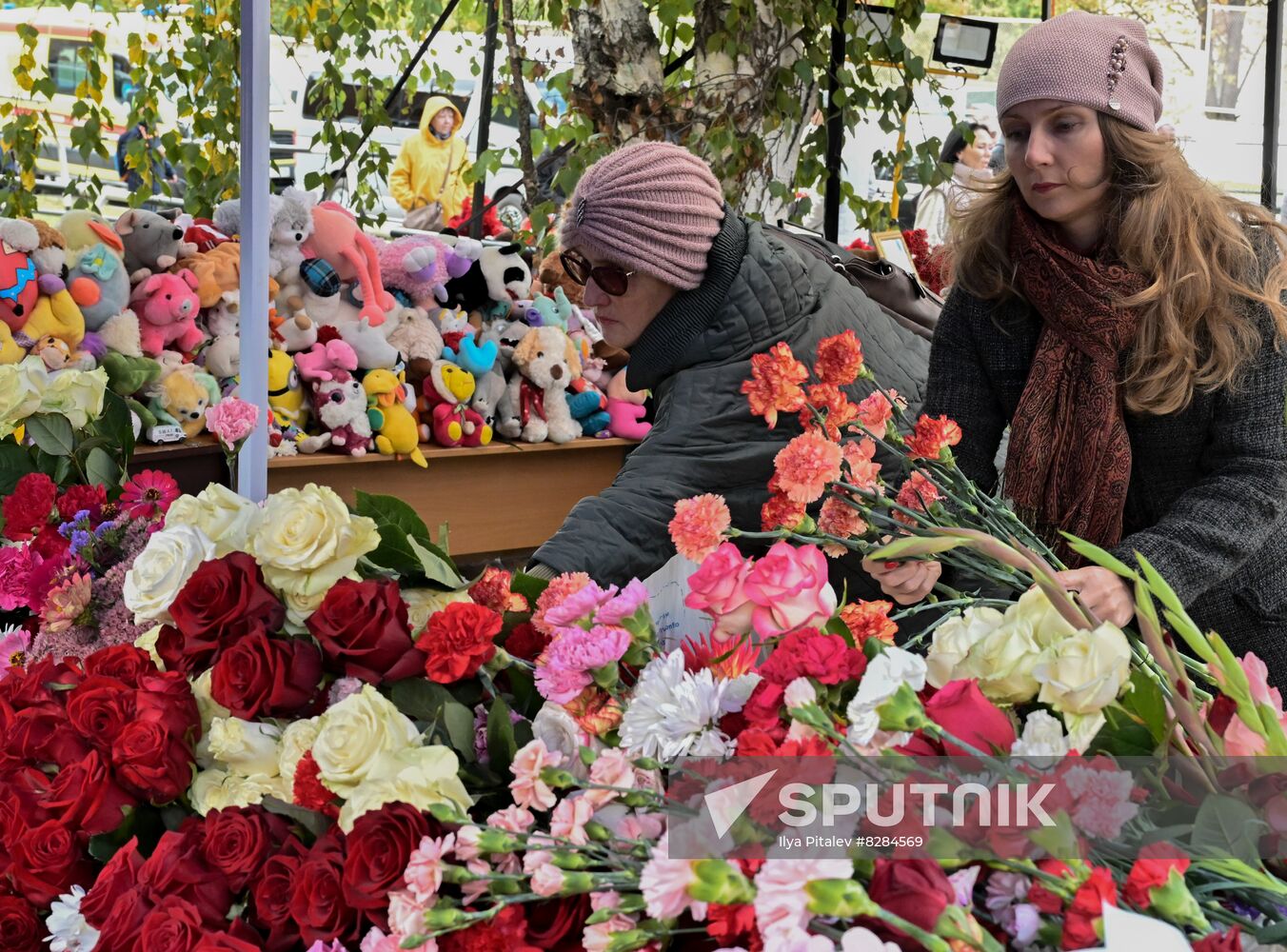 Russia School Shooting Flowers