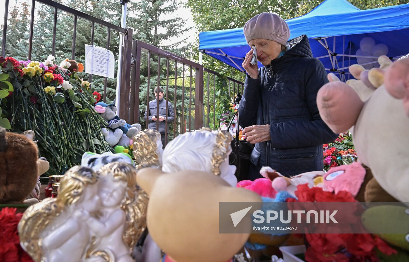 Russia School Shooting Flowers