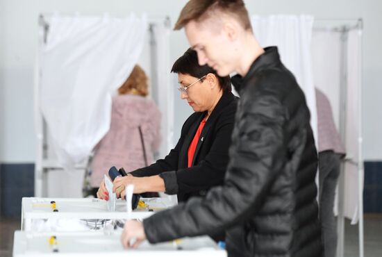 Ukraine Russia Joining Referendum