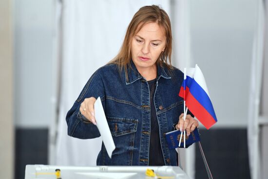 Ukraine Russia Joining Referendum