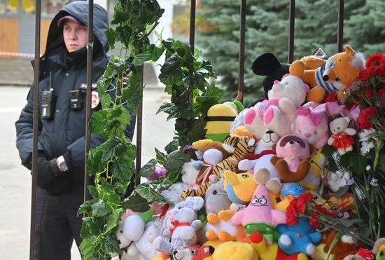 Russia School Shooting Flowers