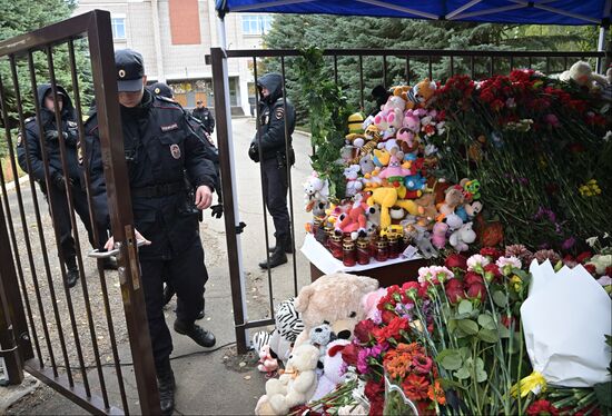 Russia School Shooting Flowers