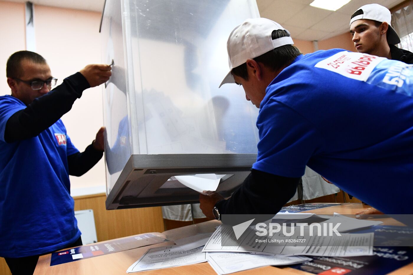 Russia Joining Referendum Vote Counting