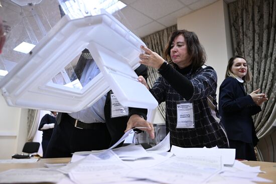 Russia Joining Referendum Vote Counting