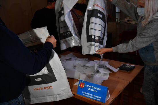 Russia Joining Referendum Vote Counting