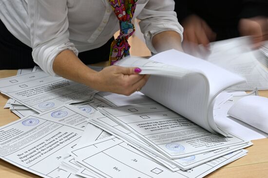 Russia Joining Referendum Vote Counting