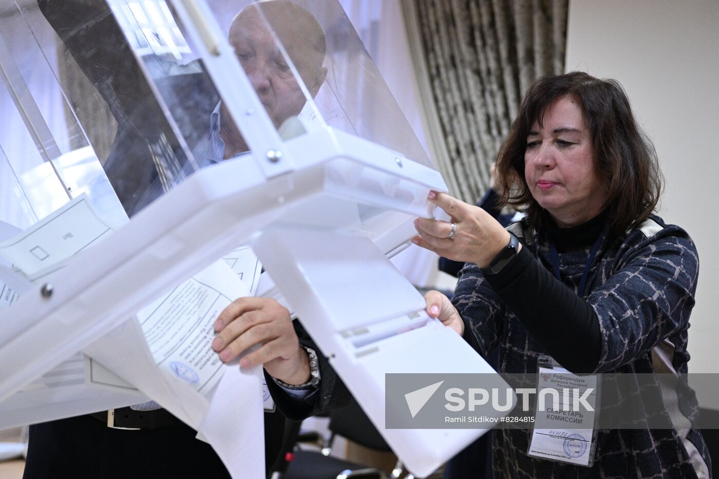 Russia Joining Referendum Vote Counting