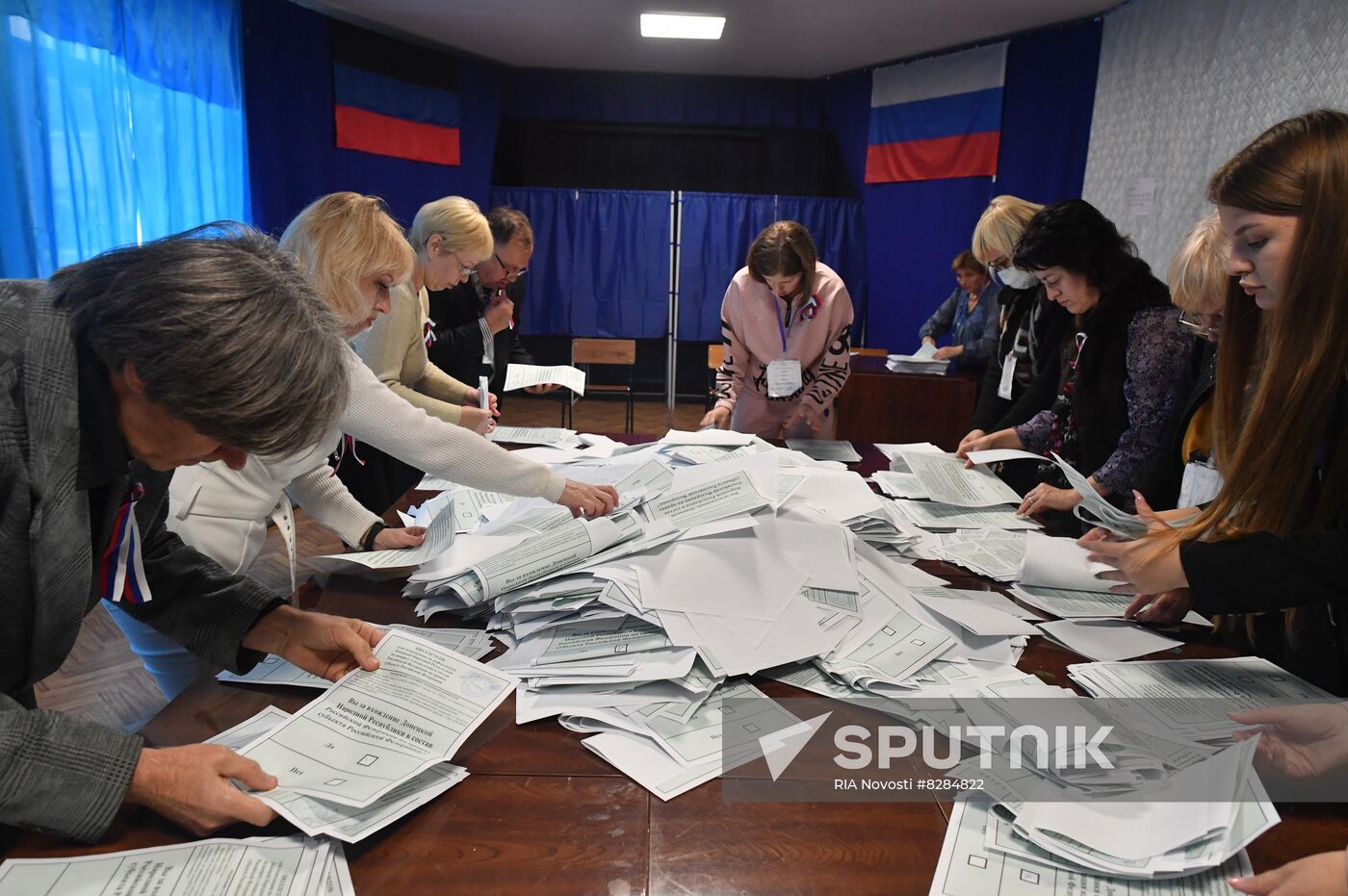 Ukraine DPR LPR Russia Joining Referendum Vote Counting