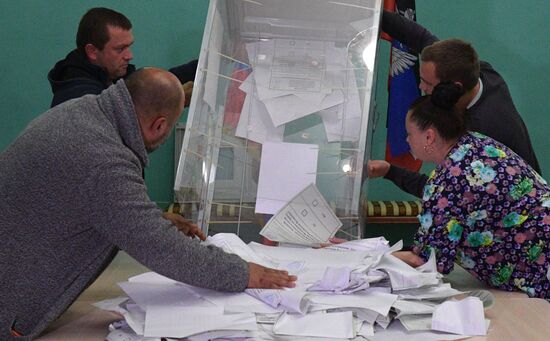 Russia Joining Referendum Vote Counting
