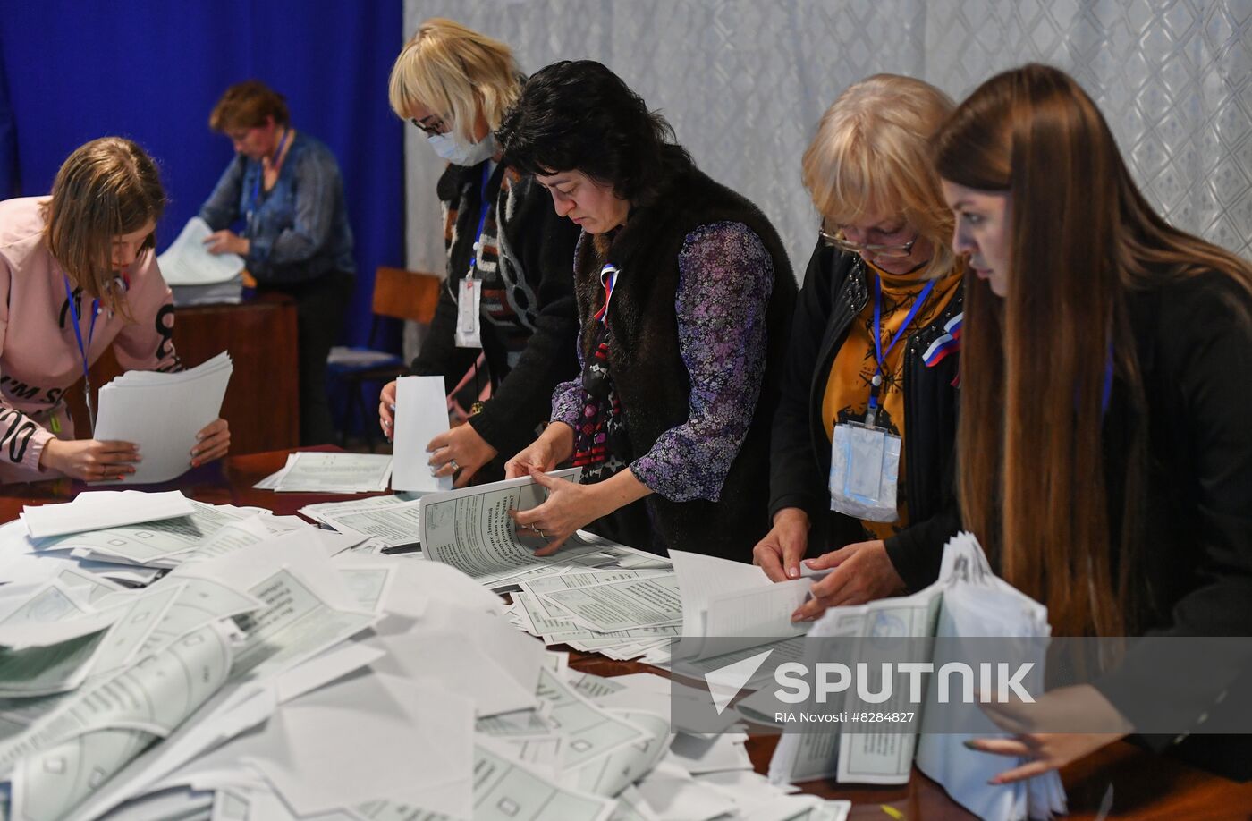 Ukraine DPR LPR Russia Joining Referendum Vote Counting
