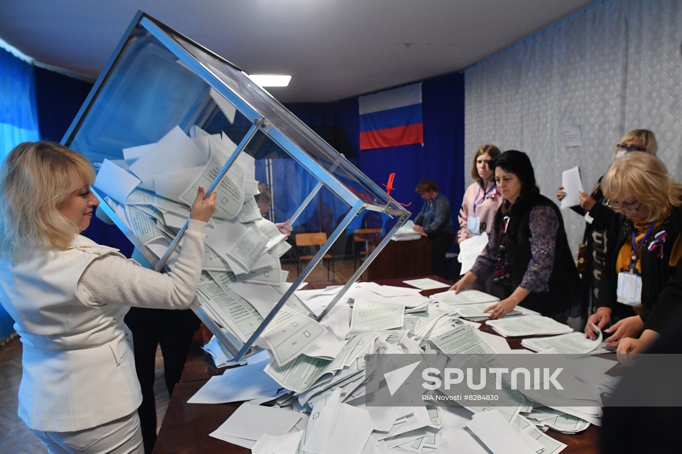 Ukraine DPR LPR Russia Joining Referendum Vote Counting