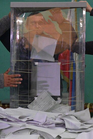 Russia Joining Referendum Vote Counting
