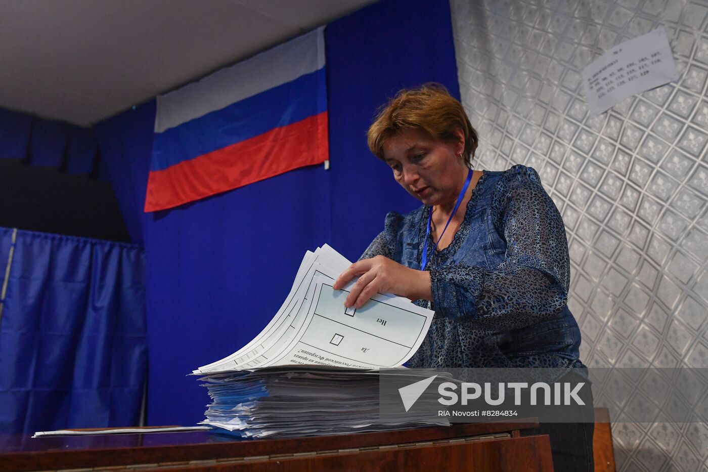 Ukraine DPR LPR Russia Joining Referendum Vote Counting