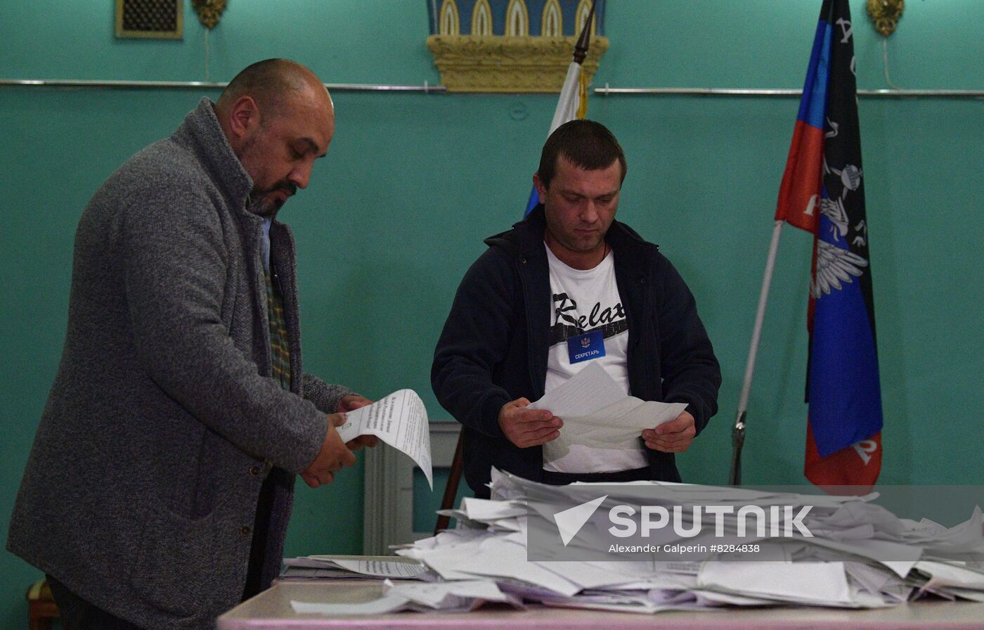 Russia Joining Referendum Vote Counting