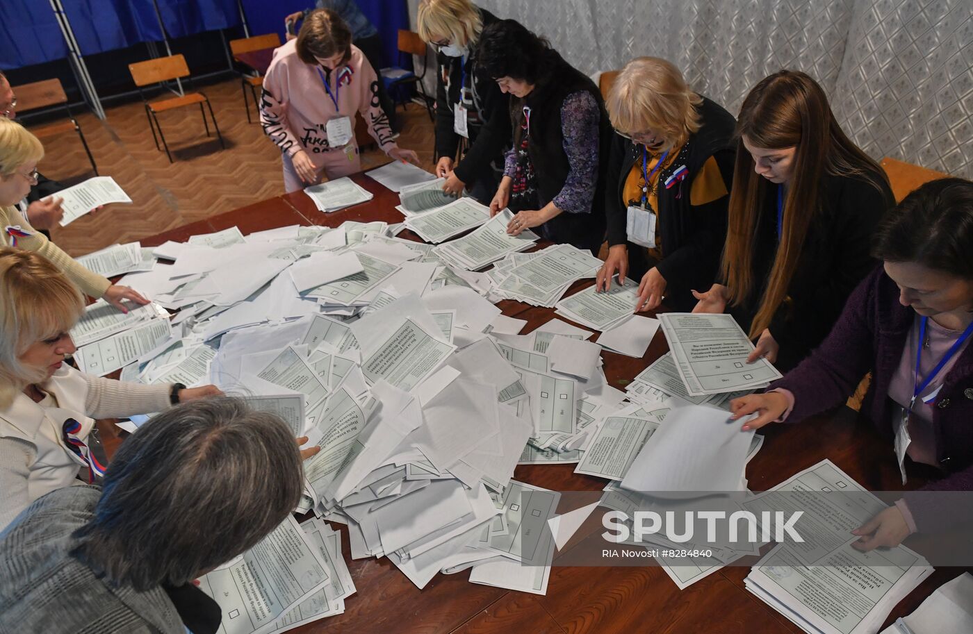 Ukraine DPR LPR Russia Joining Referendum Vote Counting